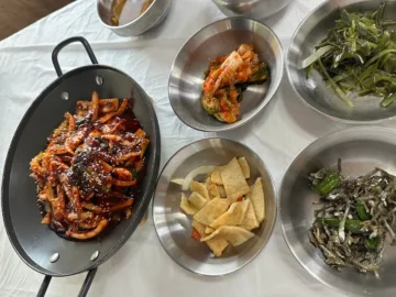 강릉 현지인의 따뜻한 밥상, 정화식당에서 맛보는 추억의 맛집 기행