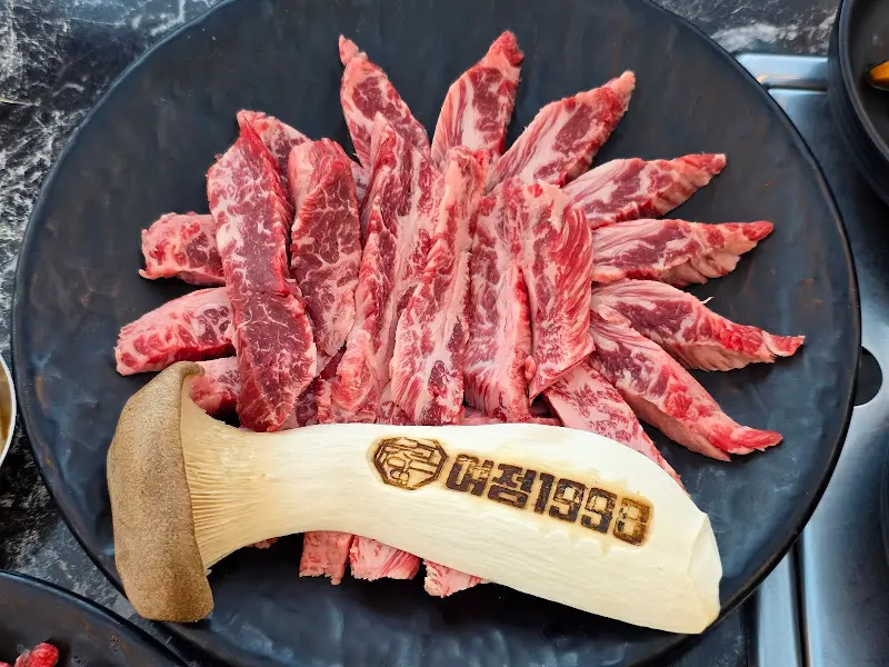 최상급 마블링 자랑하는 한우 갈비살