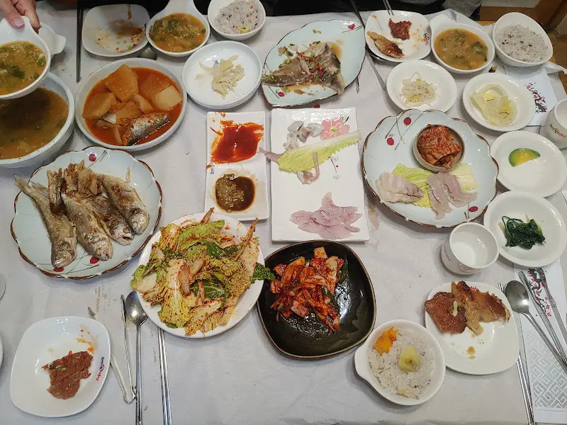 청아한정식의 푸짐한 한 상 차림