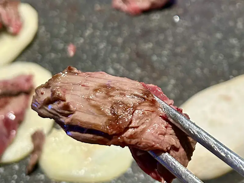 숯불 향이 은은하게 배어 더욱 맛있는 안창살