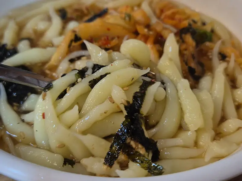 올챙이국수 근접샷