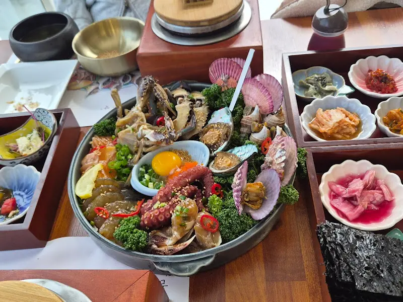 미녀해물장 정식 전체샷