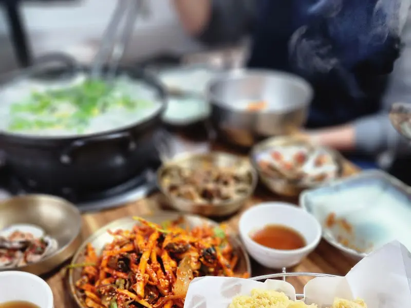 복칼국수와 곁들여 먹는 밑반찬