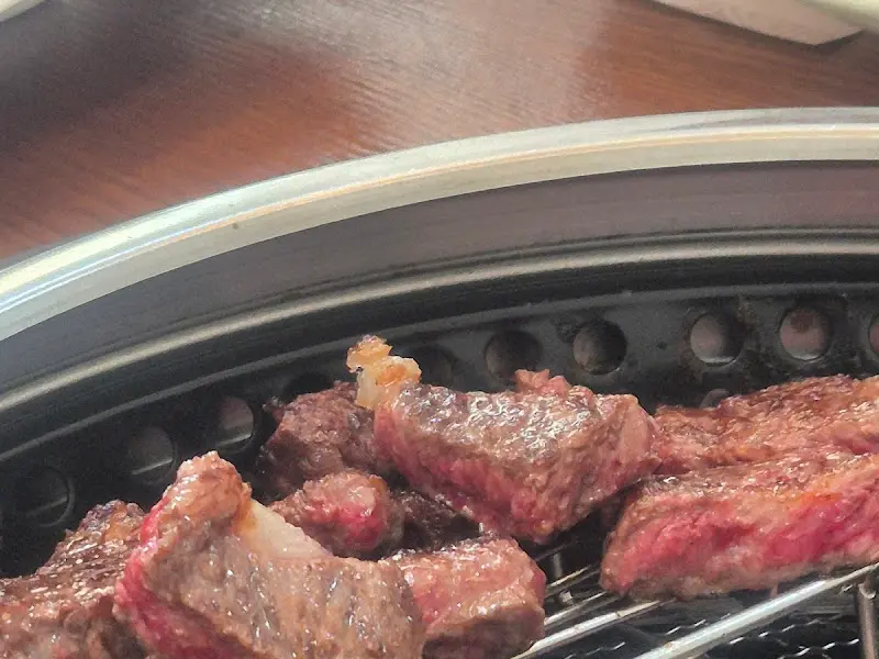 가평축협한우명가에서 구워진 한우