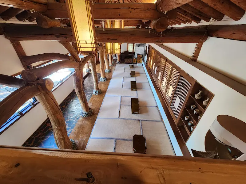 2층에서 내려다본 1층 다다미 좌석