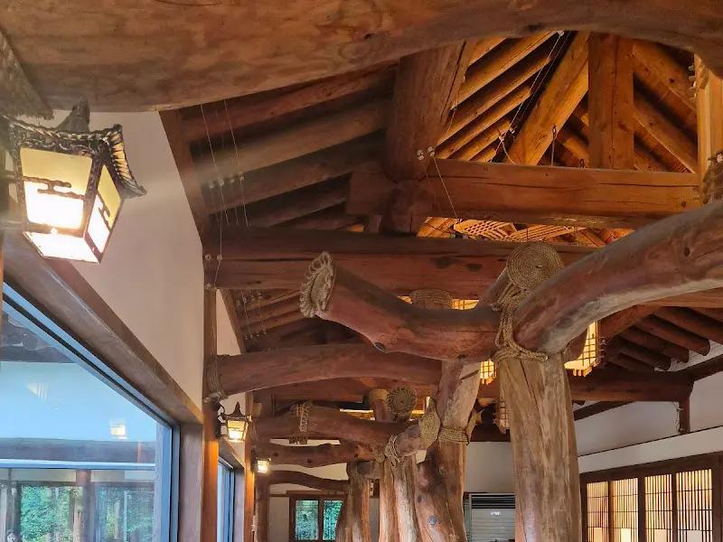 한옥의 아름다운 내부 구조