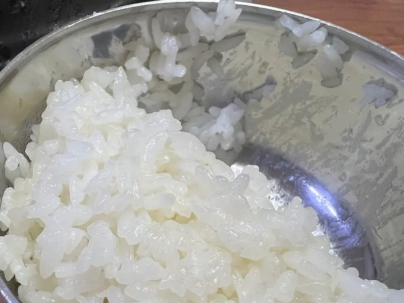 윤기가 자르르 흐르는 밥