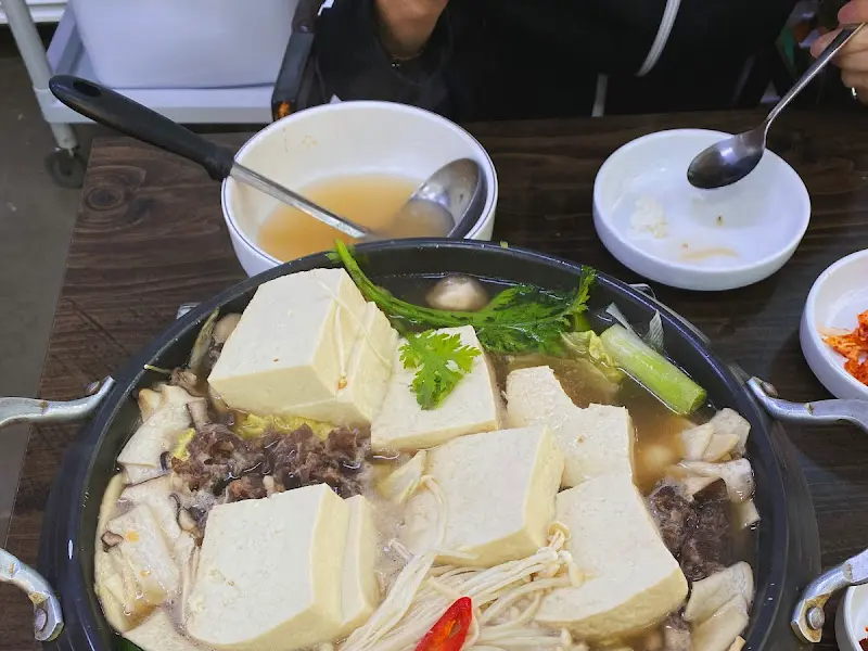 두부전골 속 두부의 모습