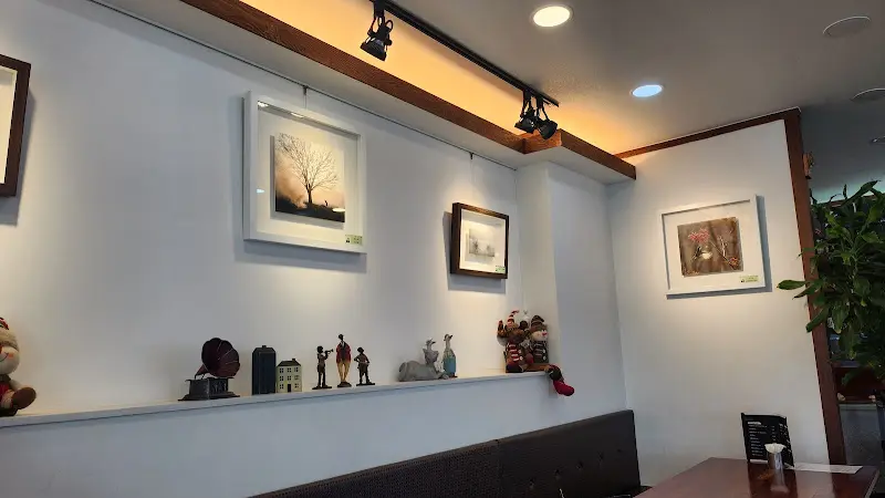 아늑한 분위기를 더하는 벽면 인테리어