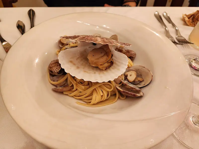 조개 껍데기에 담겨 나온 봉골레 파스타