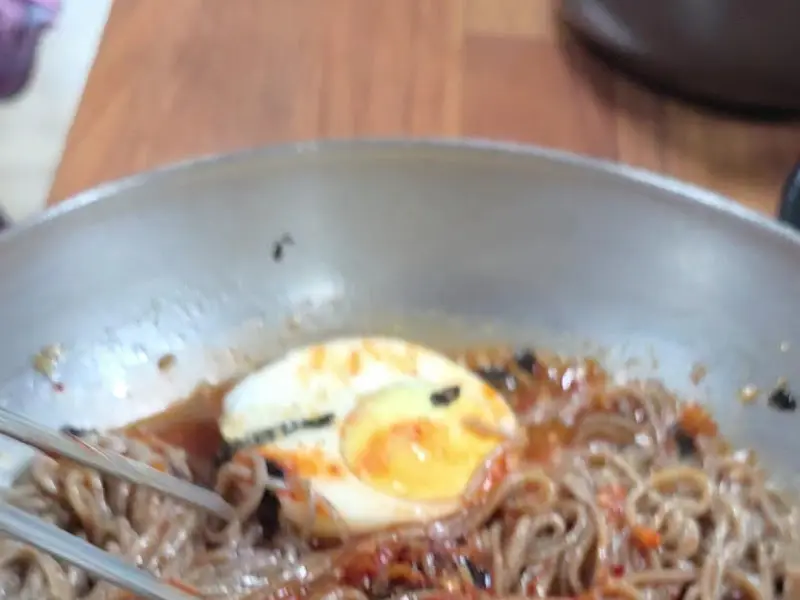 보기만 해도 시원한 막국수