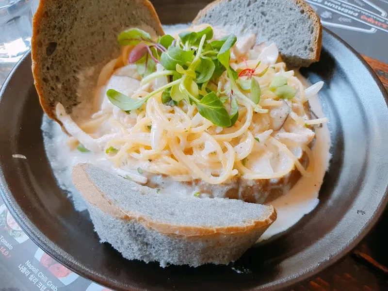 크림소스가 듬뿍 담긴 빠네 파스타