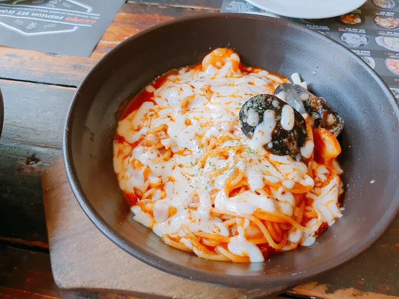 해산물이 듬뿍 들어간 파스타