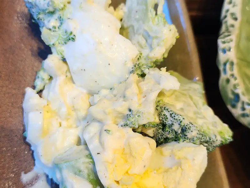 부드러운 계란과 브로콜리의 만남