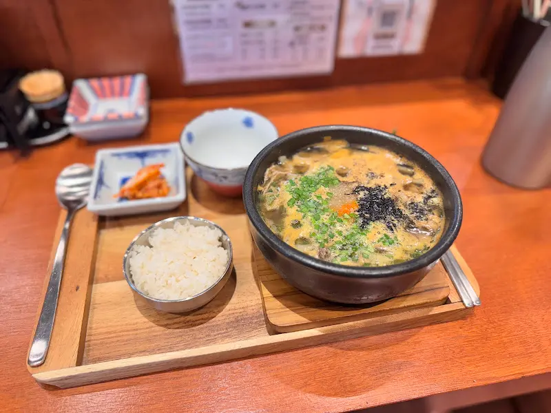 우동순대국밥 한 상 차림