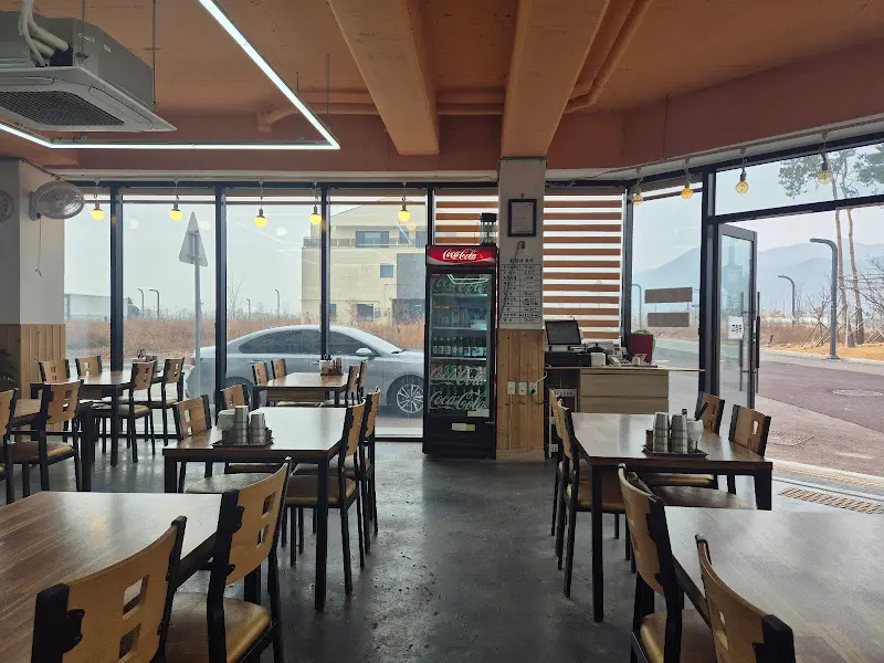 깔끔한 테이블 세팅