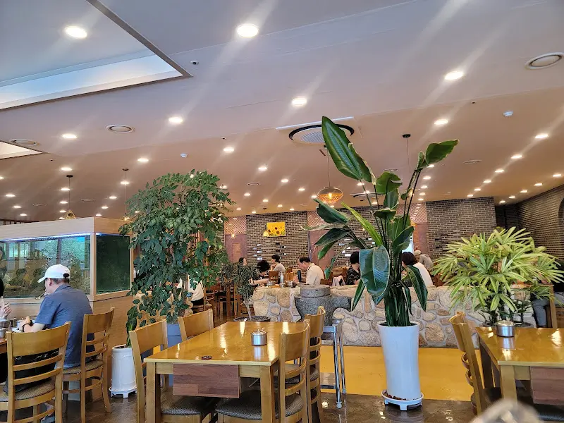 칠성할매콩국수 내부 전경