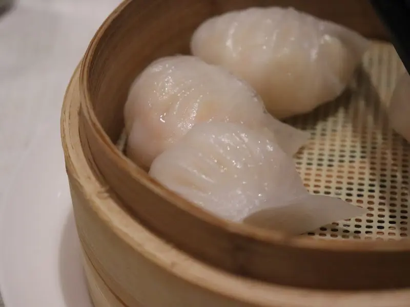 탱글탱글한 새우가 가득한 딤섬