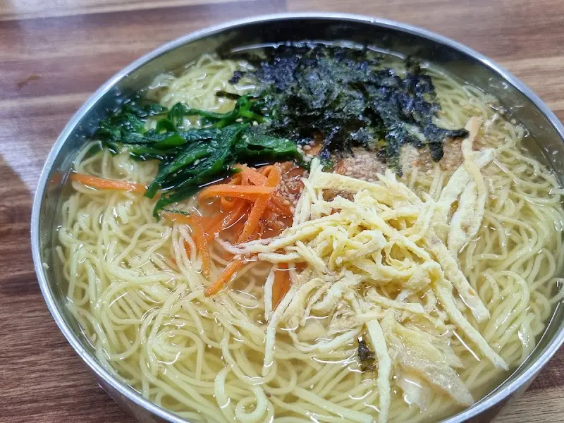 잔치국수의 클로즈업 사진