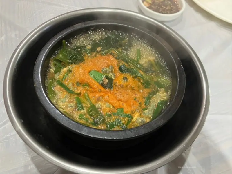 뜨끈한 올갱이해장국