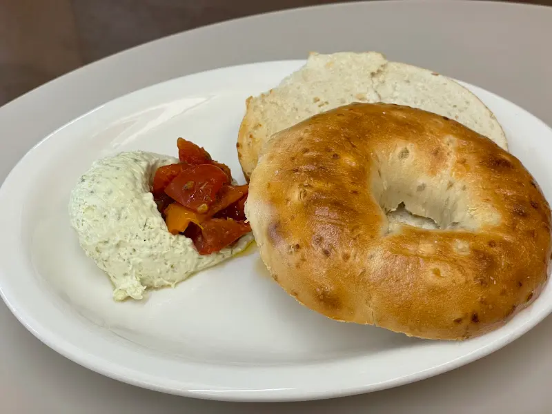 바질크림베이글