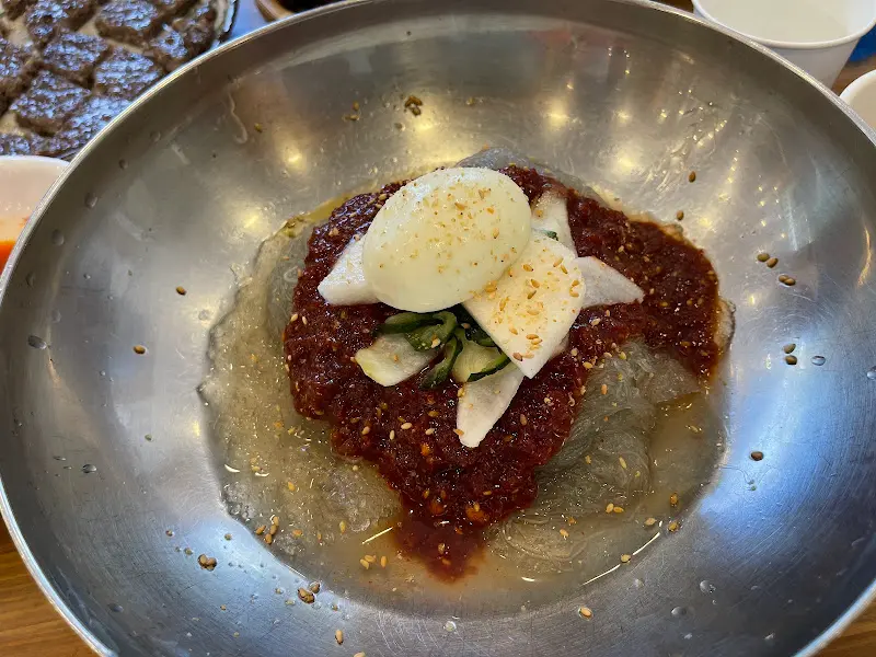 비빔냉면