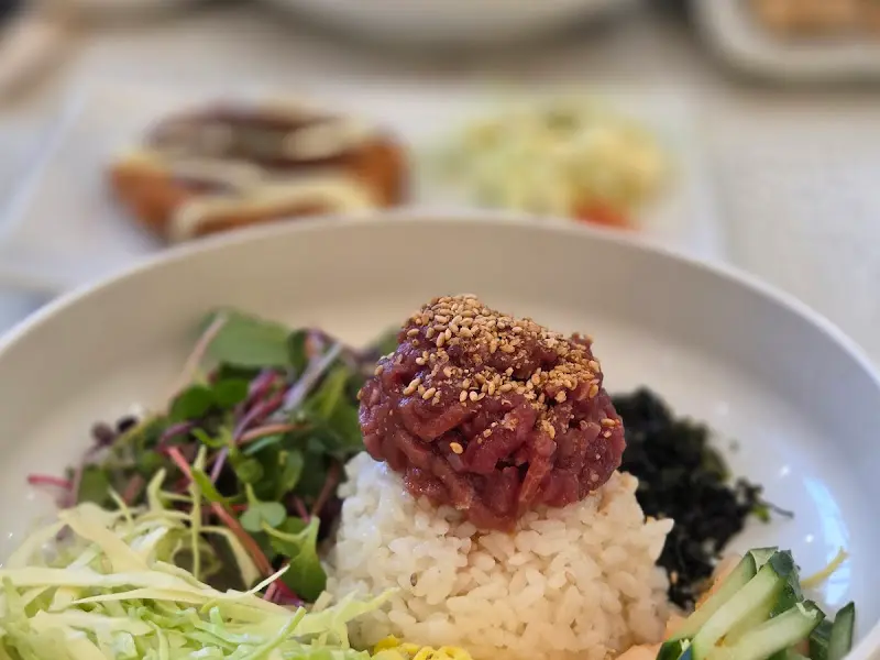 육회비빔밥