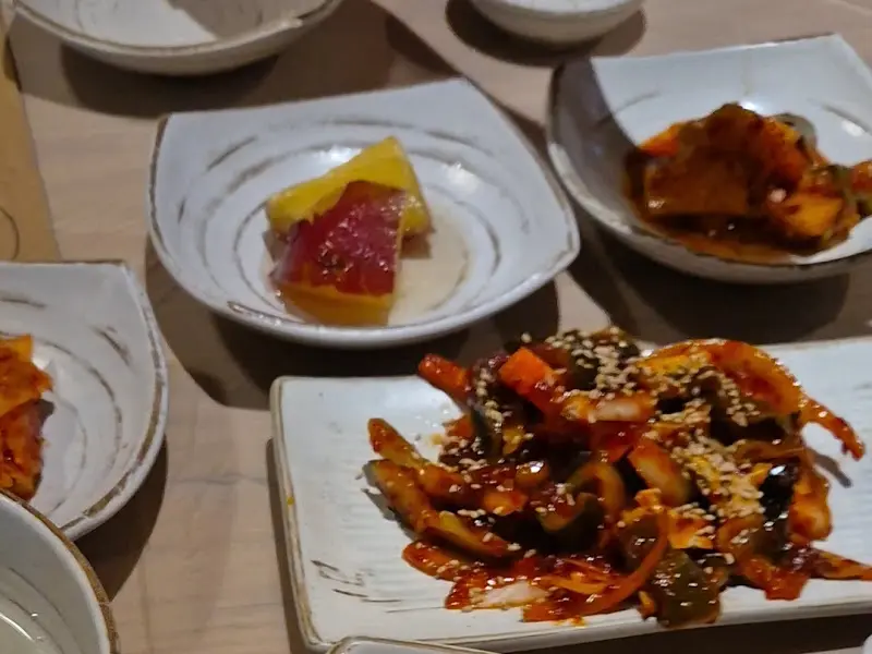 다양한 밑반찬들