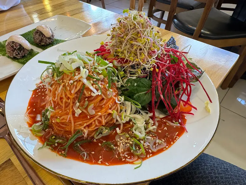 비빔국수 근접샷