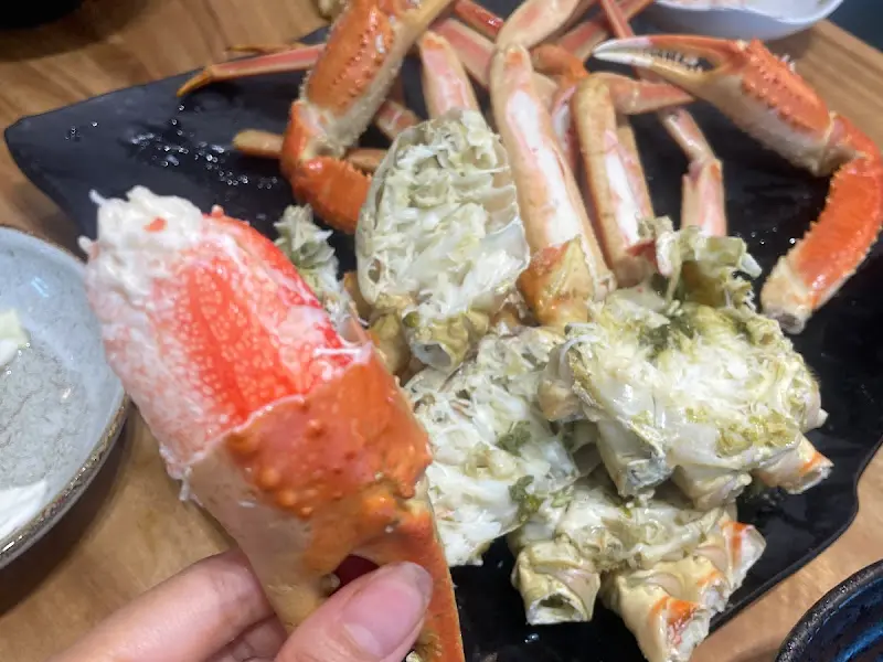 손질된 대게 다리살