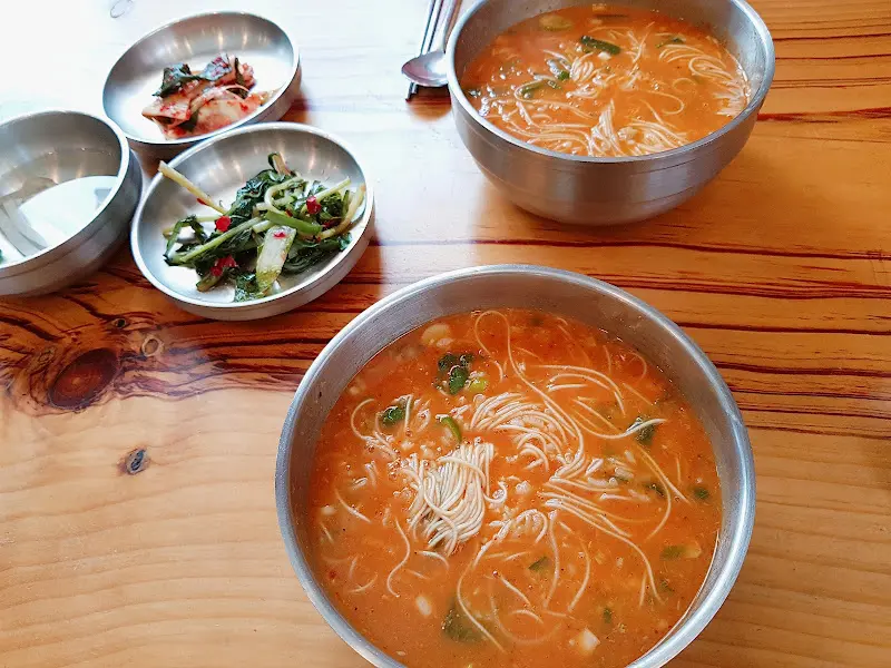 어죽과 반찬 한 상 차림