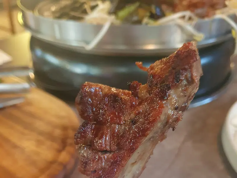 잘 구워진 양갈비