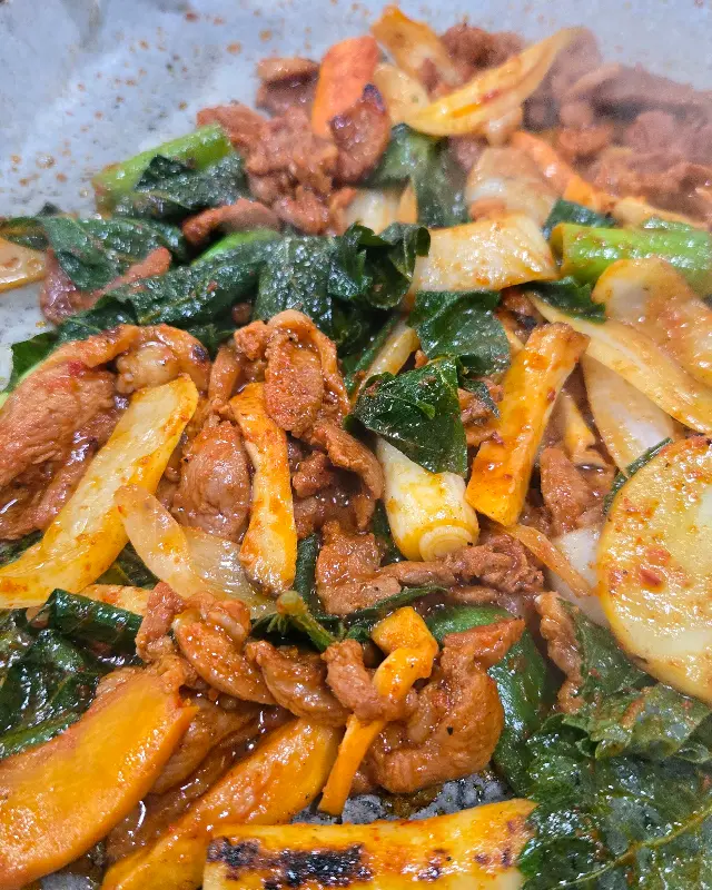 오리주물럭 익어가는 모습