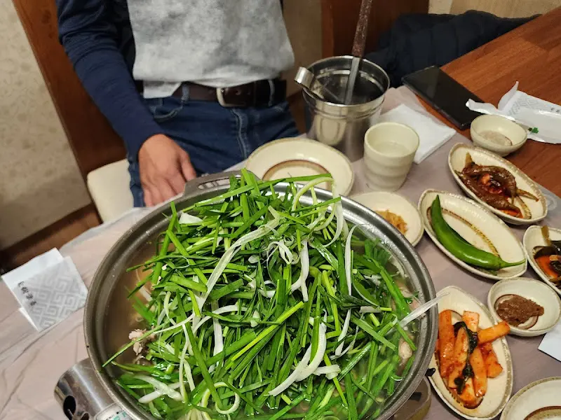 능이백숙 한 상 차림