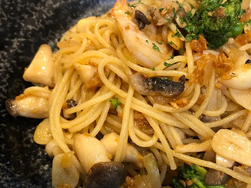 윤기가 흐르는 오이스터 알리오 올리오