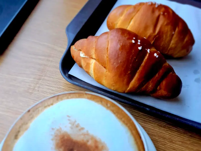 카푸치노와 소금빵