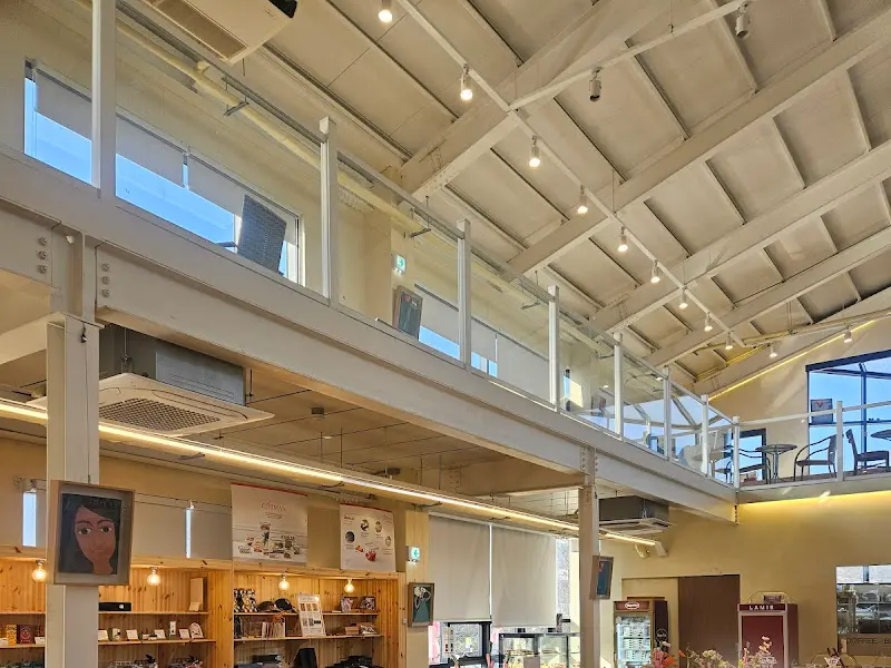 카페 내부 인테리어