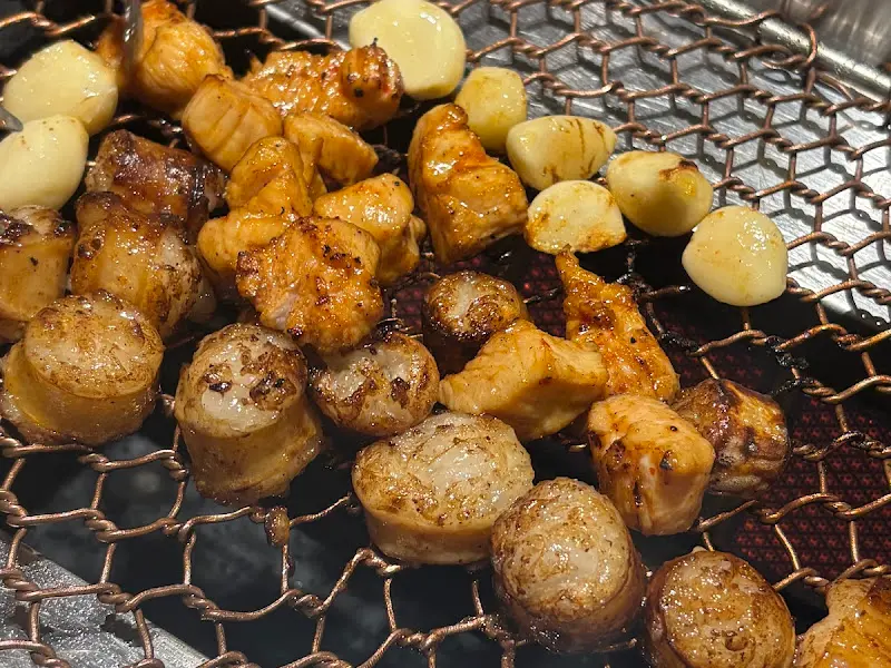 숯불 위에서 구워지는 대창