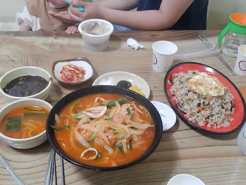 문정식당 테이블 세팅