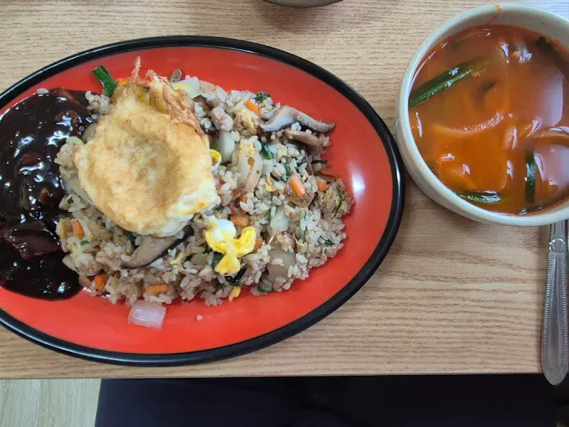 문정식당 볶음밥과 짬뽕 국물