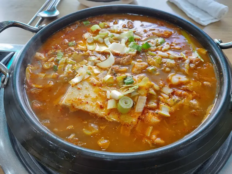 다시 봐도 먹음직스러운 김치찌개