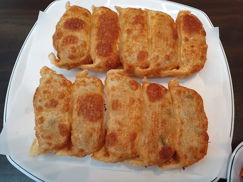 노릇노릇한 쌀 군만두