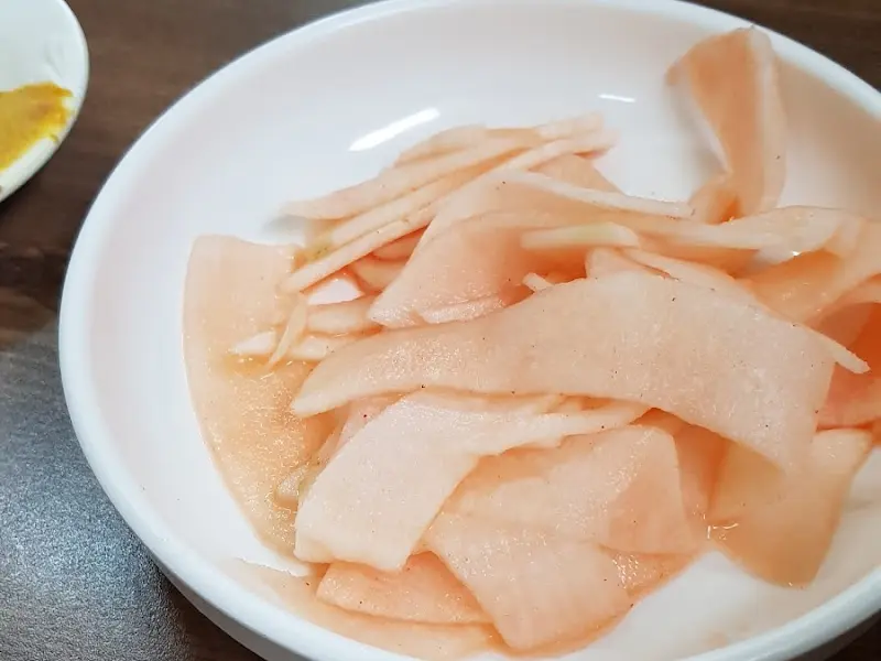 새콤달콤 무절임