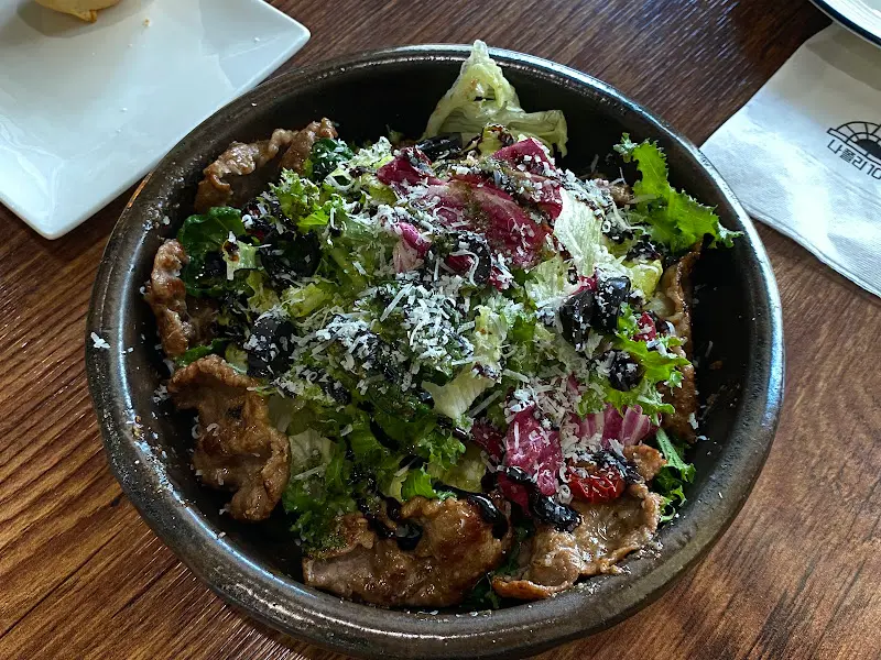 차돌박이 샐러드