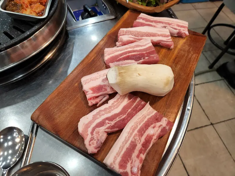 두툼한 돼지갈비