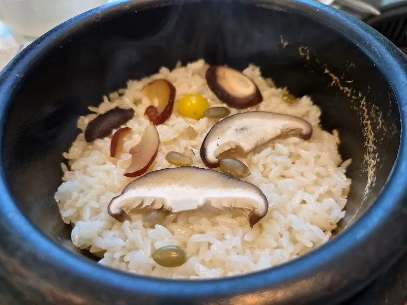 영양 가득 돌솥밥