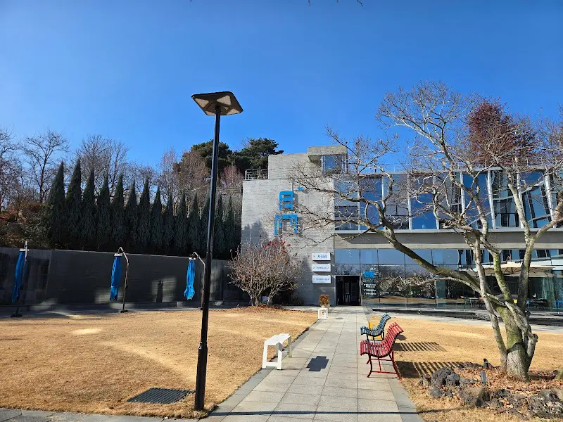 더블루체어 외관