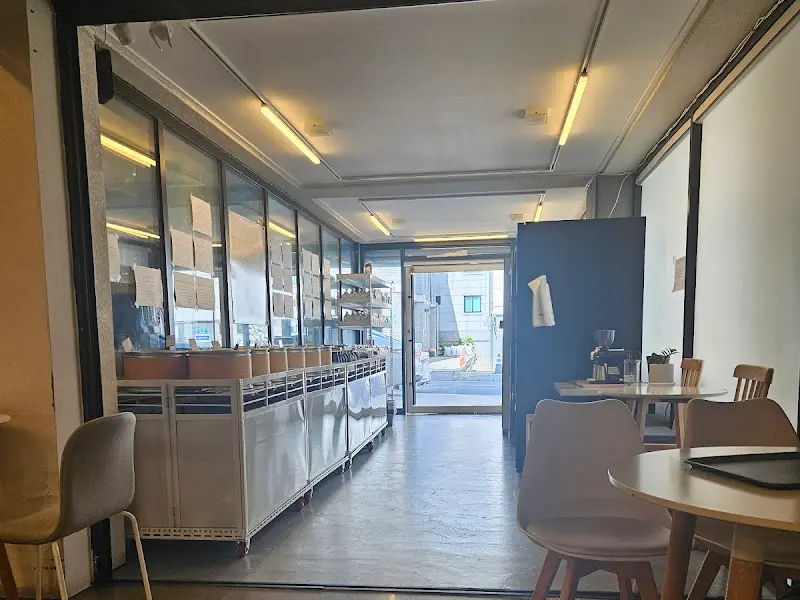 카페 내부 전경