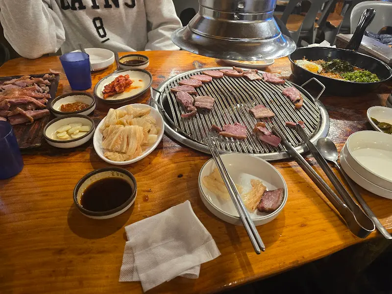 오리 장작구이 한 상 차림