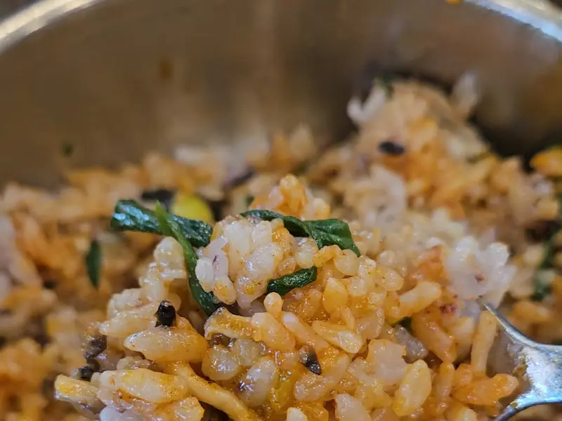 향긋한 곤드레 돌솥밥